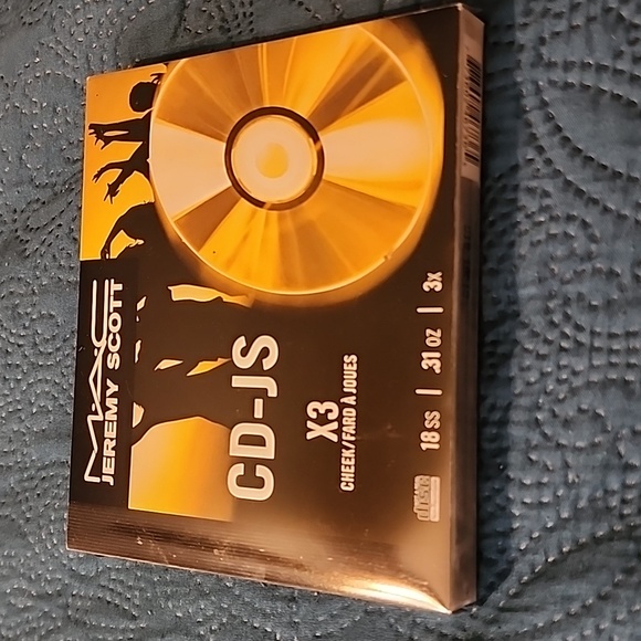 MAC Cosmetics Jeremy Scott CD-JS X3 Cheek Palette - Picture 5 of 6